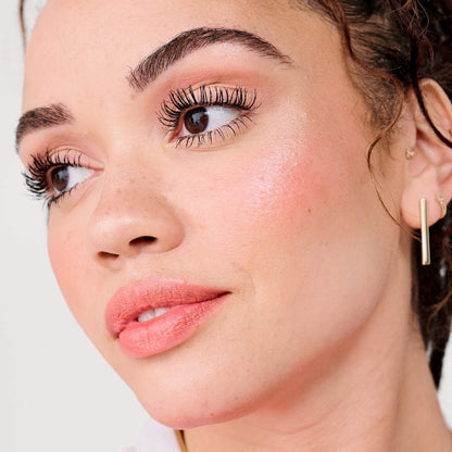 Iluminadores en polvo con acabado brillante- Benefit